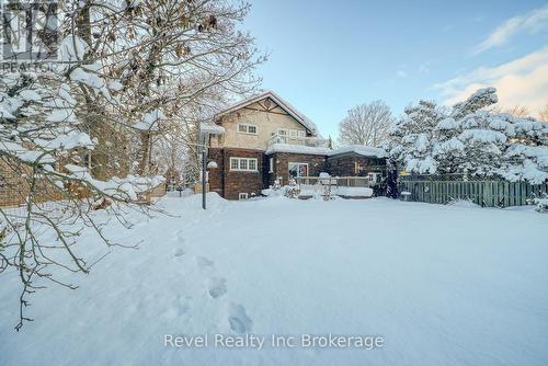 140 Vansittart Avenue, Woodstock (Woodstock - North), ON - Outdoor