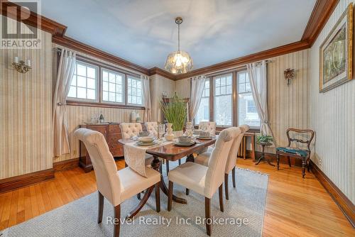 140 Vansittart Avenue, Woodstock (Woodstock - North), ON - Indoor Photo Showing Dining Room