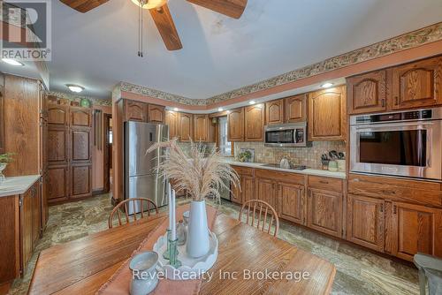 140 Vansittart Avenue, Woodstock (Woodstock - North), ON - Indoor Photo Showing Kitchen