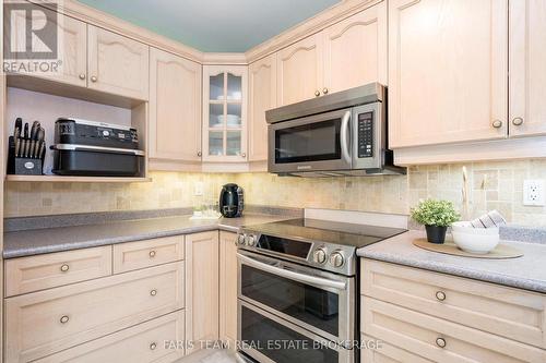 24 Parr Boulevard, Springwater, ON - Indoor Photo Showing Kitchen