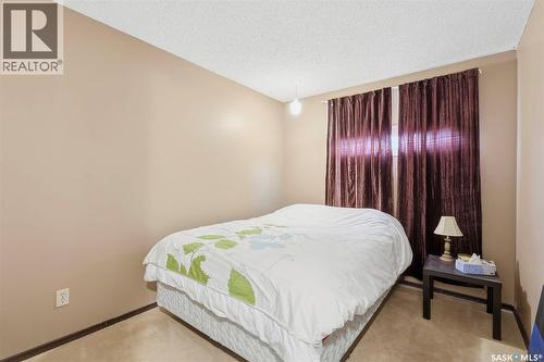 227 Sylvian Way, Saskatoon, SK - Indoor Photo Showing Bedroom