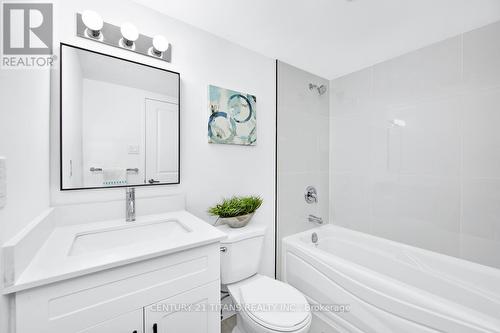 201 - 100 Wingarden Court, Toronto, ON - Indoor Photo Showing Bathroom