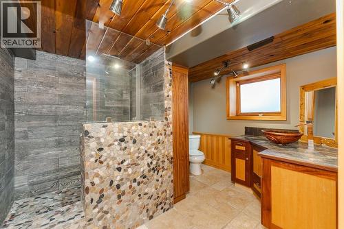794 Winnipeg Street, Prince George, BC - Indoor Photo Showing Bathroom