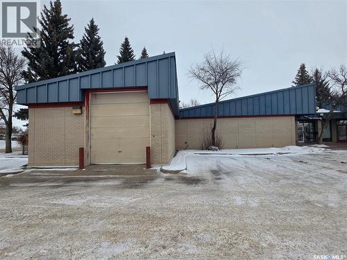 15 Dufferin Street W, Swift Current, SK 