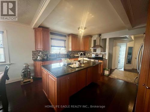 1024 Ogden Avenue, Mississauga, ON - Indoor Photo Showing Kitchen