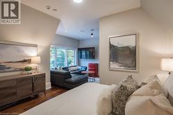 Fully self contained nanny suite with separate entrance - 