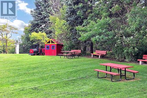 205 - 309 Major Mackenzie Drive, Richmond Hill, ON - Outdoor