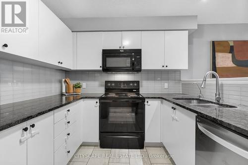 4 Nathan Court, Cambridge, ON - Indoor Photo Showing Kitchen With Double Sink