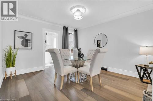 10 Gordon Street, Hamilton, ON - Indoor Photo Showing Dining Room