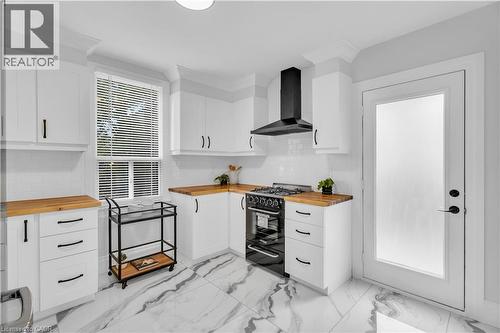 10 Gordon Street, Hamilton, ON - Indoor Photo Showing Kitchen