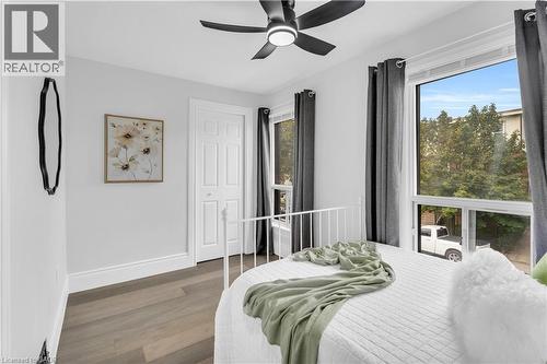10 Gordon Street, Hamilton, ON - Indoor Photo Showing Bedroom