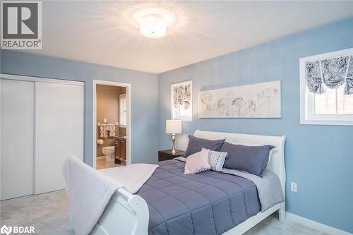 720 Lingen Crescent, Milton, ON - Indoor Photo Showing Bedroom