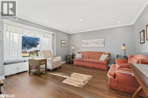 7 Temple Road, Georgetown, ON - Indoor Photo Showing Living Room
