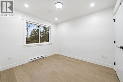 669 Canterbury Rd, Saanich, BC - Indoor Photo Showing Other Room