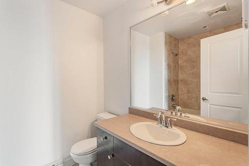 Salle de bains attenante à la CCP - 433-5600 Rue Briand, Montréal (Le Sud-Ouest), QC - Indoor Photo Showing Bathroom