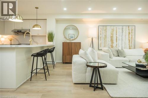 upgraded throughout - 3355 Thomas Street Unit# 10, Mississauga, ON - Indoor