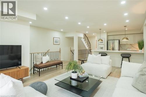 neutral pallett - 3355 Thomas Street Unit# 10, Mississauga, ON - Indoor Photo Showing Living Room