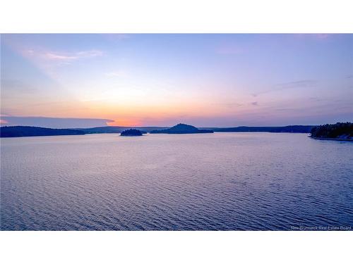 176 Hills Point Rd, Oak Bay, NB 