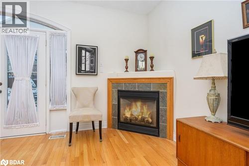 120 Ridge Road, Rockwood, ON - Indoor Photo Showing Living Room With Fireplace