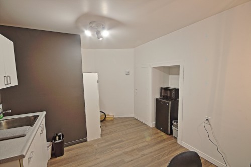 Commerce - 854  - 858 Rue St-Isidore, Saint-Lin/Laurentides, QC - Indoor