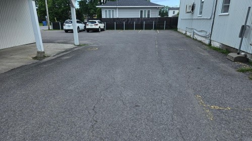 Parking - 854  - 858 Rue St-Isidore, Saint-Lin/Laurentides, QC - Outdoor