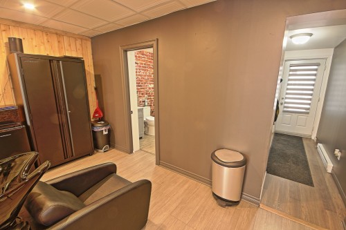 Commerce - 854  - 858 Rue St-Isidore, Saint-Lin/Laurentides, QC - Indoor Photo Showing Other Room