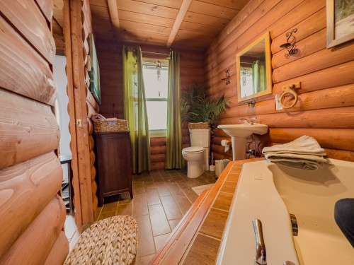 Salle de bains - 749 Boul. Du Griffon, Gaspé, QC - Indoor Photo Showing Other Room