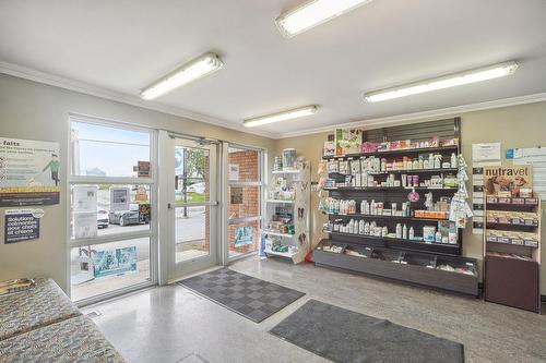 Commerce - 480 Rue St-Jacques, Napierville, QC - Indoor Photo Showing Other Room
