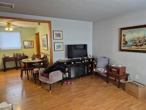 630 Hollylane, Thunder Bay, ON - Indoor