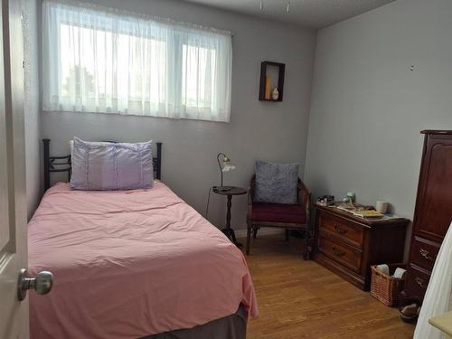 630 Hollylane, Thunder Bay, ON - Indoor Photo Showing Bedroom
