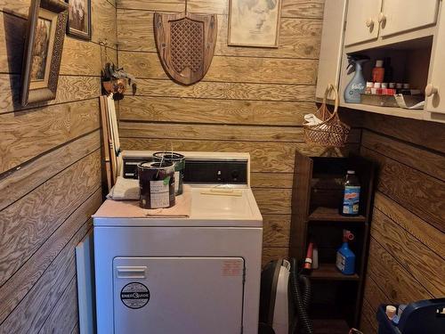 630 Hollylane, Thunder Bay, ON - Indoor Photo Showing Laundry Room