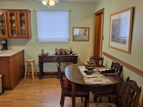 630 Hollylane, Thunder Bay, ON - Indoor Photo Showing Dining Room