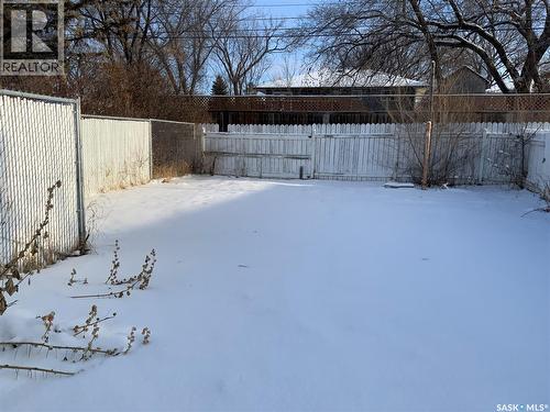 1320 J Avenue N, Saskatoon, SK - Outdoor