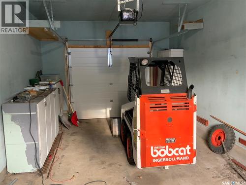 1320 J Avenue N, Saskatoon, SK - Indoor Photo Showing Garage