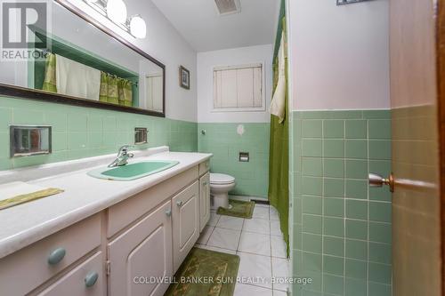 69 Songwood Drive, Toronto, ON - Indoor Photo Showing Bathroom