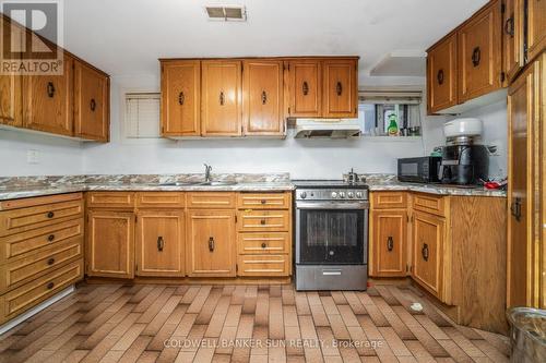 69 Songwood Drive, Toronto, ON - Indoor Photo Showing Kitchen