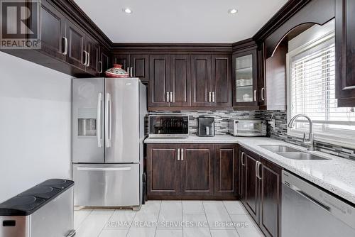 123 Flowertown Avenue, Brampton, ON - Indoor Photo Showing Kitchen With Double Sink