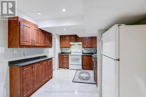 123 Flowertown Avenue, Brampton, ON - Indoor Photo Showing Kitchen