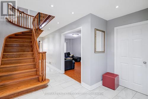 123 Flowertown Avenue, Brampton, ON - Indoor Photo Showing Other Room