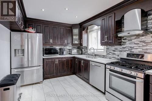 123 Flowertown Avenue, Brampton, ON - Indoor Photo Showing Kitchen With Double Sink