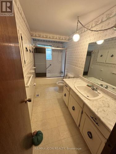 114 Archer Crescent, London South (South X), ON - Indoor Photo Showing Bathroom