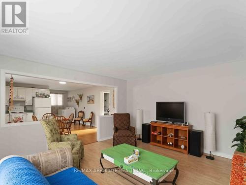 1984 Forced Road, Ottawa, ON - Indoor Photo Showing Living Room