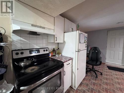 4770 Antelope Crescent, Mississauga, ON - Indoor Photo Showing Kitchen