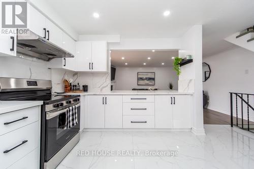 2 - 87 Irwin Road, Toronto, ON - Indoor Photo Showing Kitchen