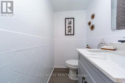 2 - 87 Irwin Road, Toronto, ON - Outdoor