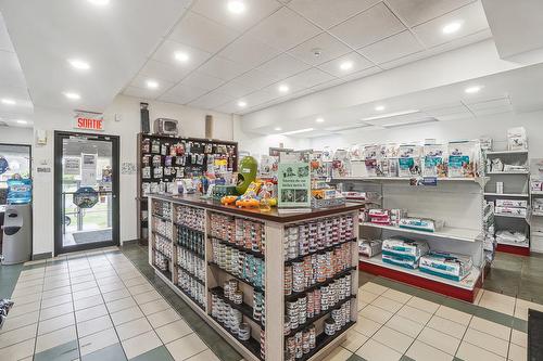 Commerce - 467 Boul. St-Luc, Saint-Jean-Sur-Richelieu, QC - Indoor Photo Showing Other Room