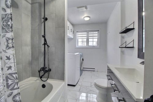 Salle de bains - 6 Av. Du Chemin-De-Fer, Trécesson, QC - Indoor Photo Showing Bathroom