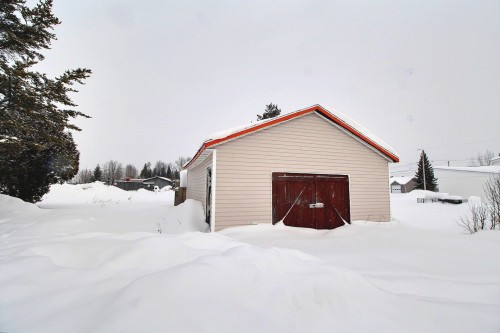 Garage - 6 Av. Du Chemin-De-Fer, Trécesson, QC - Outdoor