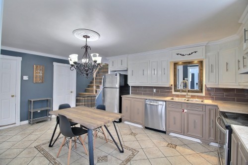 Cuisine - 6 Av. Du Chemin-De-Fer, Trécesson, QC - Indoor Photo Showing Kitchen With Double Sink