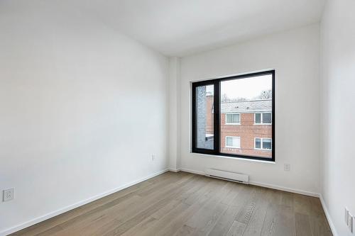 Chambre à coucher - 204-585 Av. Glengarry, Mont-Royal, QC - Indoor Photo Showing Other Room